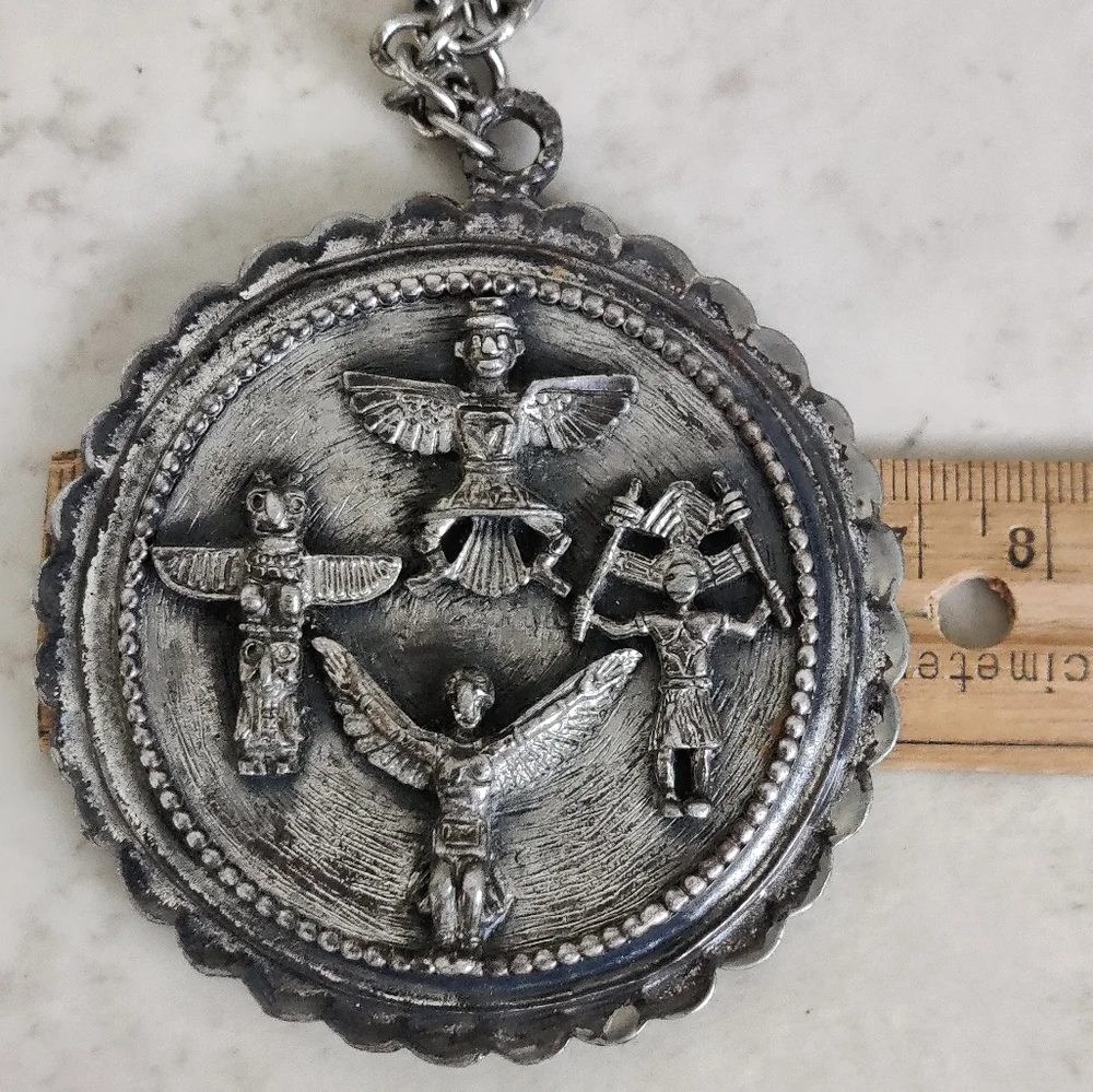 Vintage Native American Totem Pole Silver Metal Medallion Necklace - Picture 4 of 14